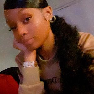 Meet your Posher, Sky